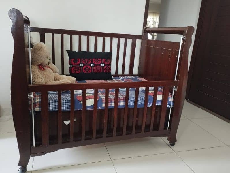 Baby/toddler wooden cot 1