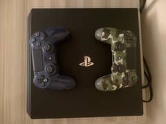 PS4 Pro 1Tb and 2 Controllers + Games