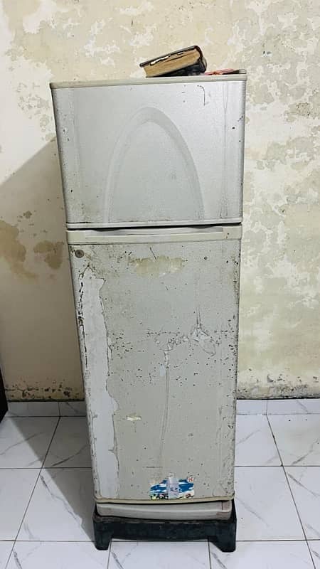 Dawlance Fridge Medium size Repairable Read Ad 1