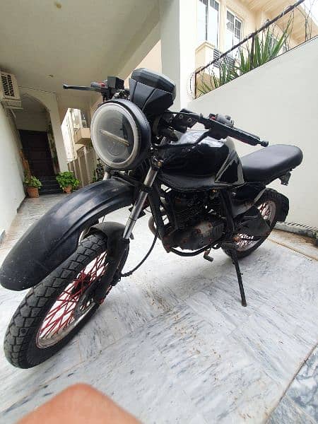 suzuki gs150 turned afzercustoms tracker 6