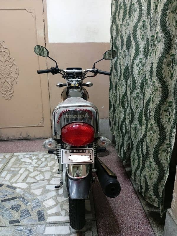 Honda CG 125 Gold Edition Model 2024 self start (0/3/2/0/4/0/9/2/4/2/9 3