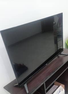 Haier LED 39 INCH BOX Open