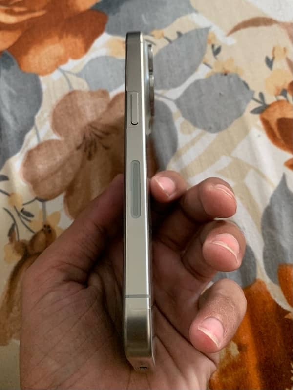 iphone 15 pro non pta (sim working 4 months) 2