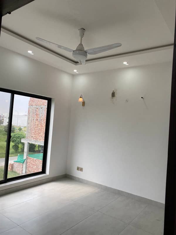 3 Beds 5 Marla Brand New House For Sale in Block D DHA 9 Town Lahore. 8