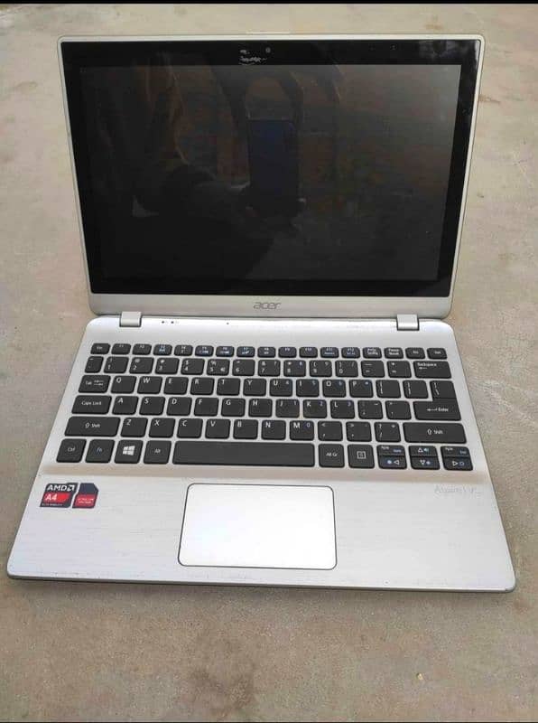 Laptop slim Touchscreen  HD 500 gb hard 7