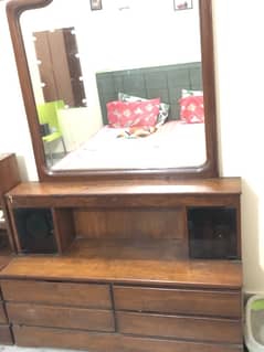 Dressing table