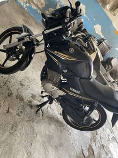 Yamaha ybr black colour