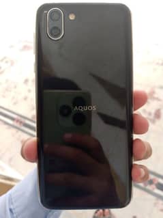 sharp Aquos R2