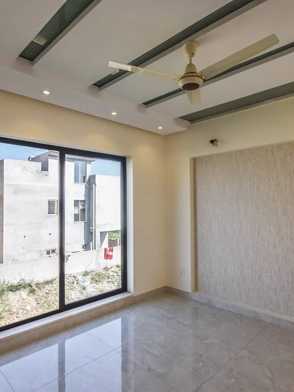 5 Marla Luxury House Available For RENT In DHA Phase 9 Town Lahore 13