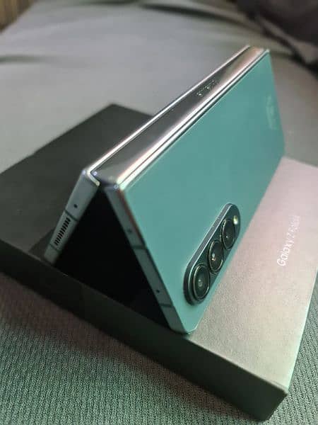 Samsung Galaxy Z Fold4 512GB Special Edition 10