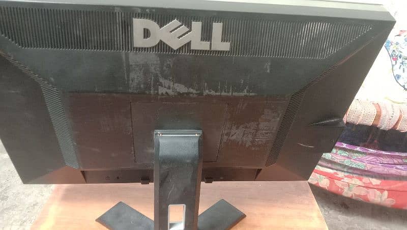 Dell. 4