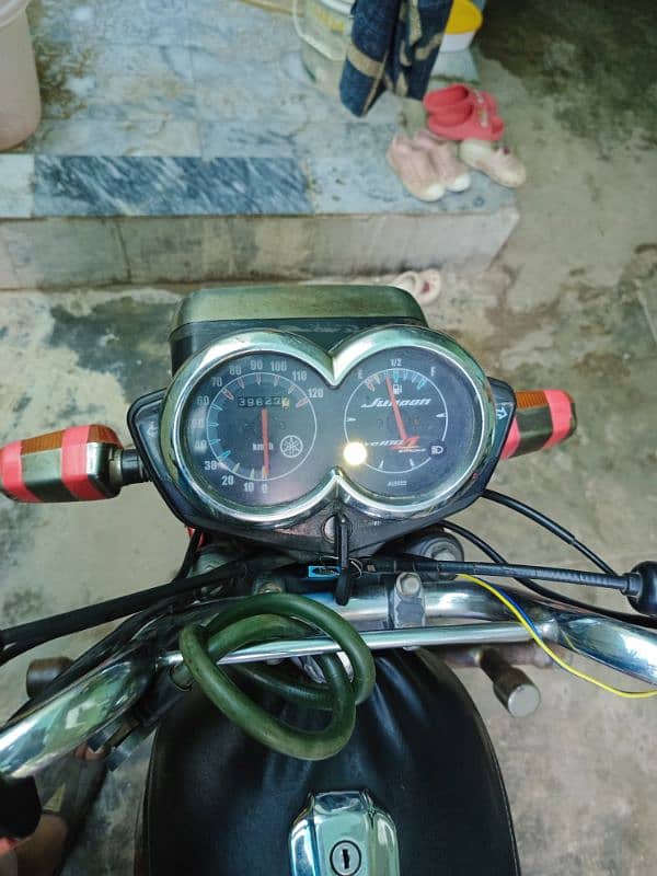 I am sale my Yamaha YE 100 junoon VIP bike 3