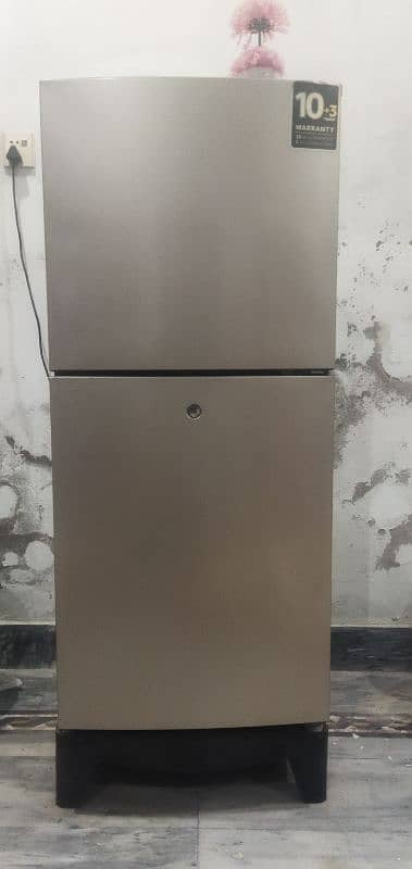 Small Size Haier Refrigerator  Modle HRF-216EBD 0