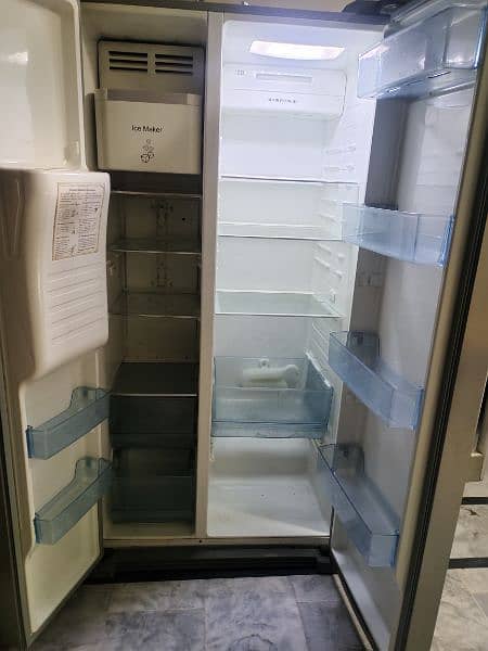 haier double door fridge / freezer 2