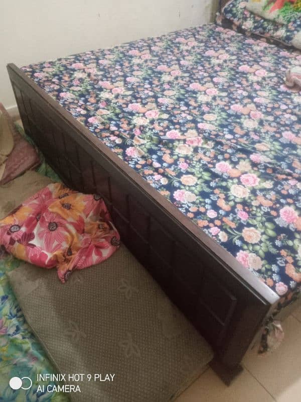 ( full Set ) Bed / Dressing Table / Side table 4