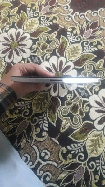 Lenovo tab 38+ 1