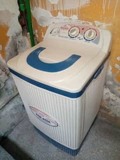 Washing machine new condition good quality new style