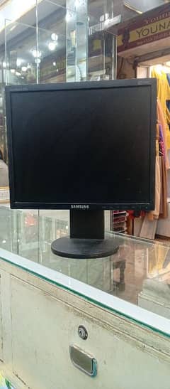 17 inch ki Samsung ki