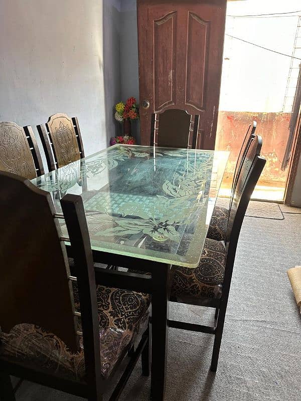 **Elegant 6-Person Dining Table Set for Sale** 5