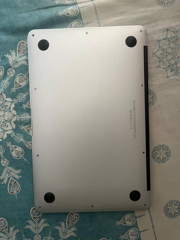 Macbook Air 2015
Original Apple Laptop Charger
Good condition 5