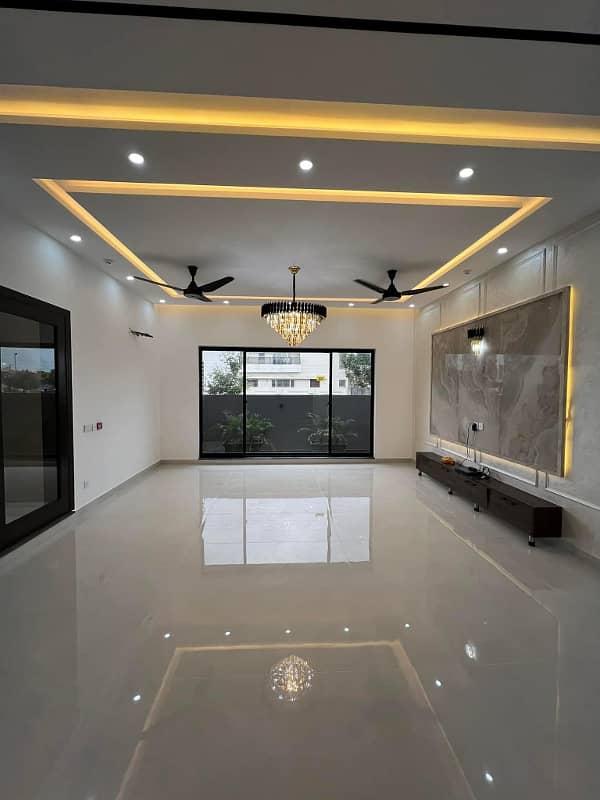 1 Kanal Modern Design Top Notched Prime Location House For Rent 6