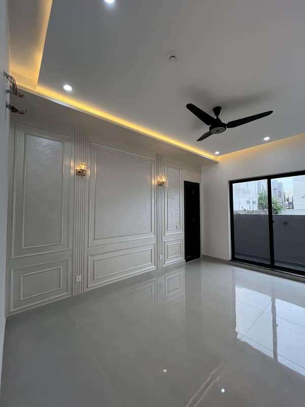 1 Kanal Modern Design Top Notched Prime Location House For Rent 11