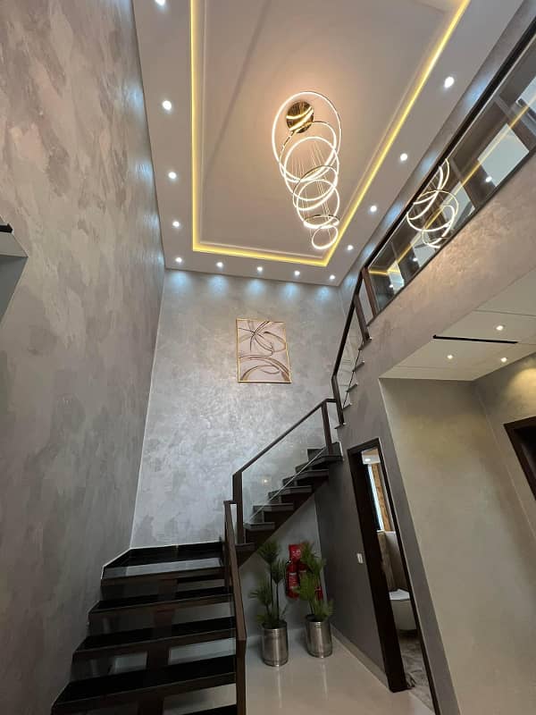 1 Kanal Modern Design Top Notched Prime Location House For Rent 12