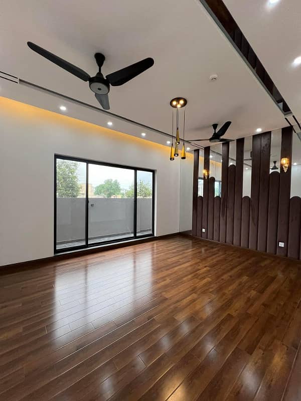 1 Kanal Modern Design Top Notched Prime Location House For Rent 15