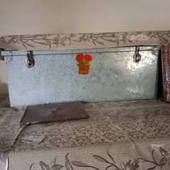 1 paiti set sale with trunk price 40000 2 sal used 6 feet ki