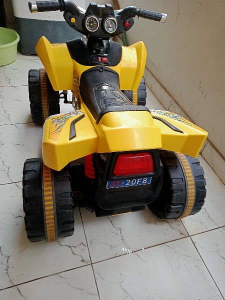 Battery Operated 4 Wheel ATV JY-20F8 in Very Good Condition 4