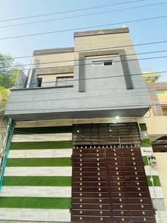 5 MARLA 5 BED TRIPLE STORY HOUSE FOR SALE