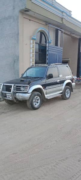 Mitsubishi Pajero 1987 6