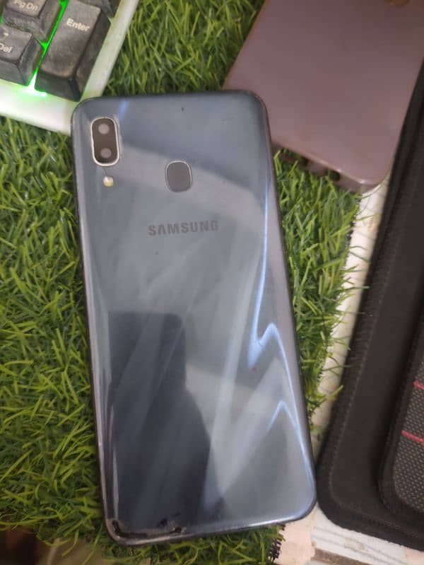 Samsung a30 1