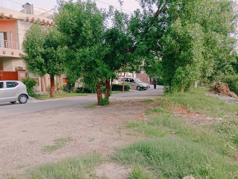 10 Marla Corner Residential Plot Available For Sale In Eden Chowk Township College Road Lahore 3