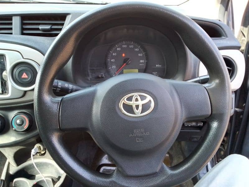 Toyota Vitz 2011 12