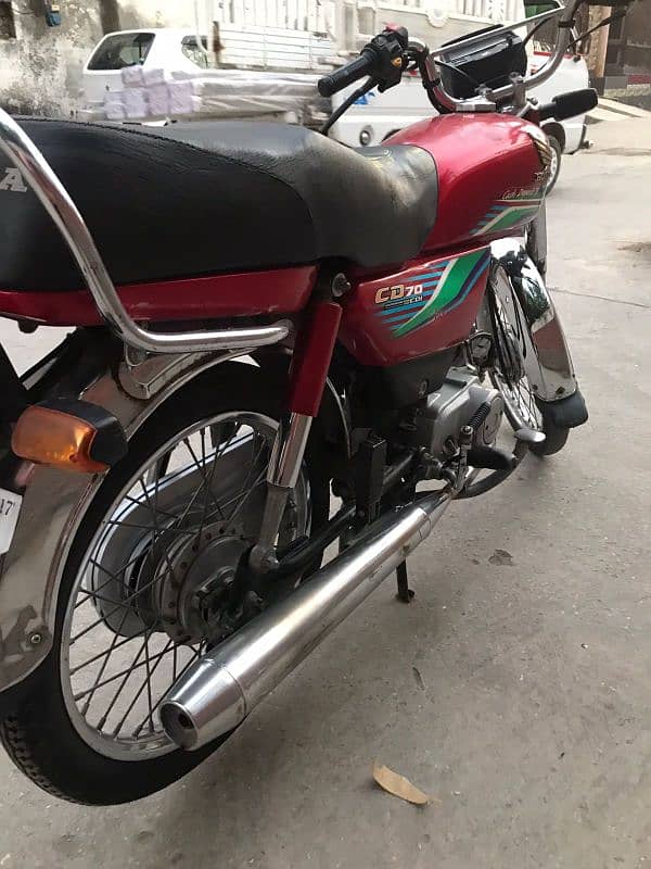 Honda CD70 9