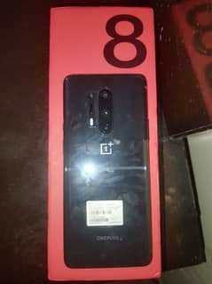 one plus 8pro 12+4 256gb 10by10 condition line agai with box charge