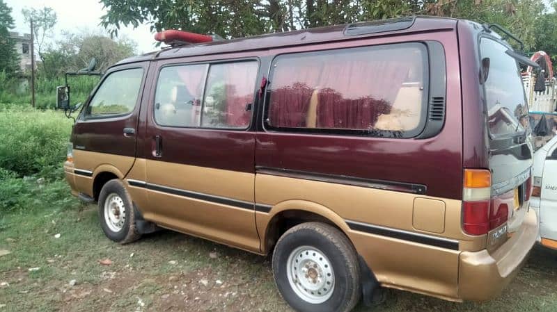 Toyota Hiace Super Custom 4