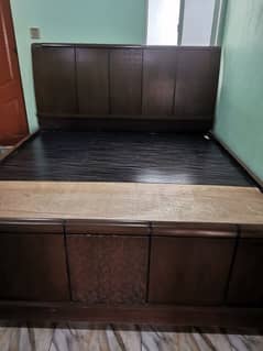 king size double plai bed