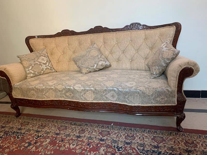 Chinioti 5 seater sofa set almost new 3