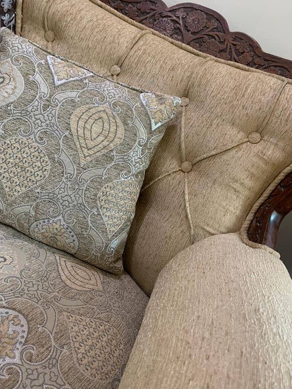 Chinioti 5 seater sofa set almost new 8