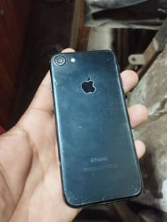 iPhone 7 )128gb) pta approved bantri change 10.8 kand box available