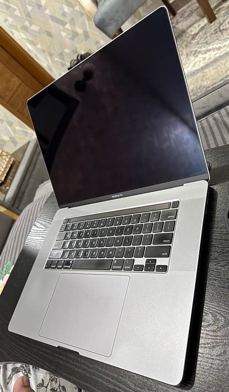 Macbook Pro 2019 16 inch 7