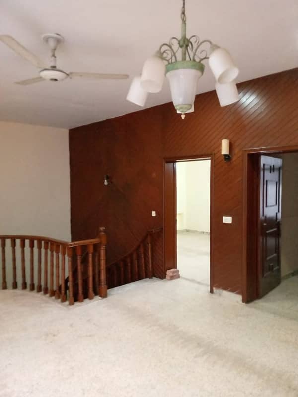 1 Kanal Upper Portion Beautiful Good Location For Rent In P Block Model Town Lahore 1