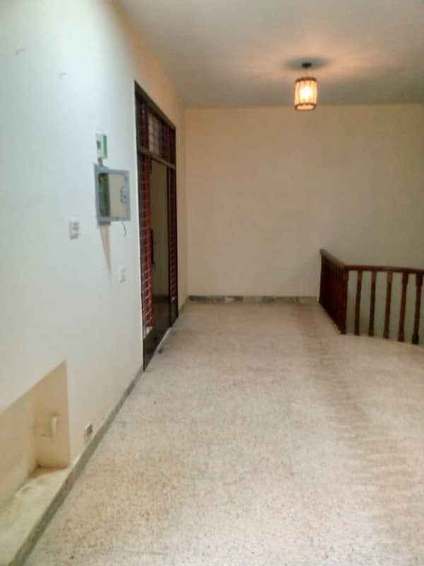 1 Kanal Upper Portion Beautiful Good Location For Rent In P Block Model Town Lahore 5