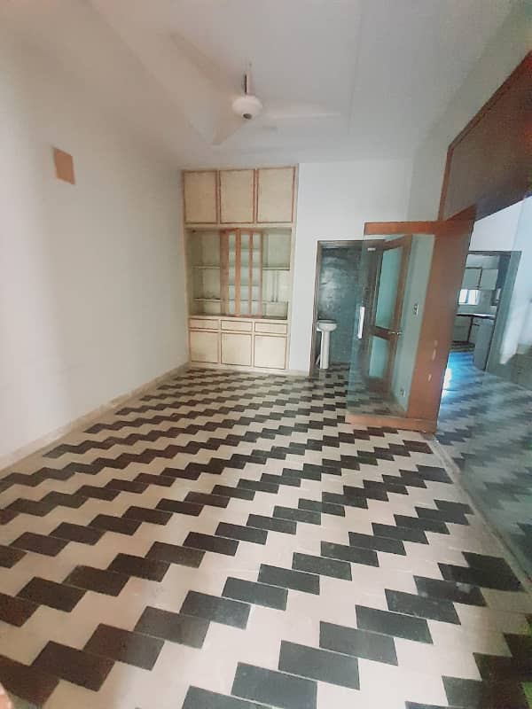 10 Marla Beatiful House With 4 Bedroom Available For Rent In K Block Model Town Lahore 14