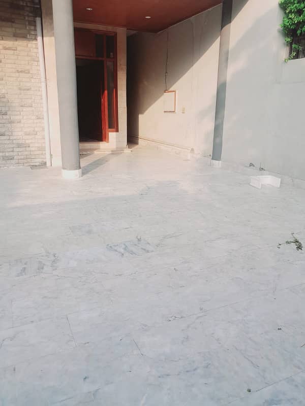 10 Marla Beatiful House With 4 Bedroom Available For Rent In K Block Model Town Lahore 18