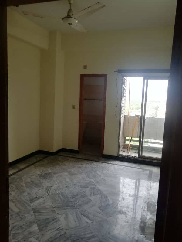 3bad flat available for rent 2