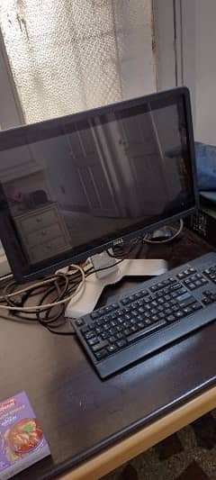 Dell Lcd , 19 inch , scratch less just like new,Spotless Display