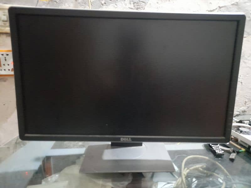 24 inch lcd just like new 2